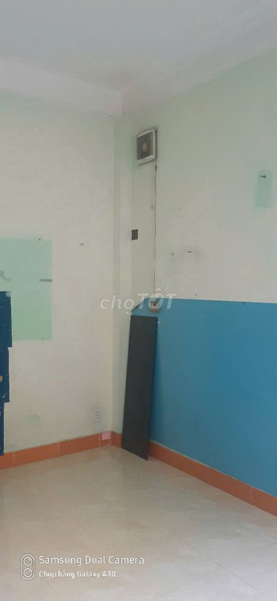 Phòng trọ giá rẻ gần ngã tư Hàng Xanh