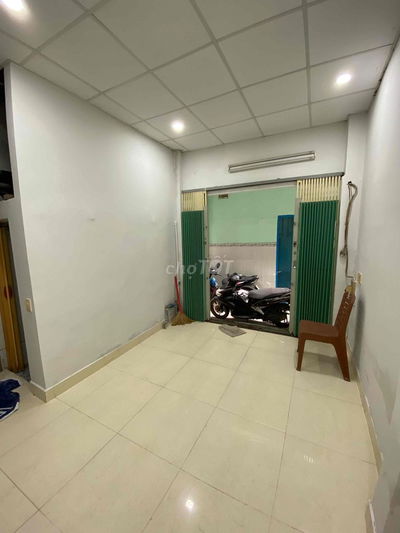Nhà DT 4m x5m, trệt + 1 lầu + lửng, 2PN, Nơ Trang Long
