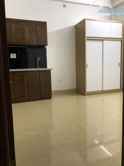 CCMN  Yên xá, DT 46m, MT 4m, 6 Tầng 11 Phòng Thang Máy, PCCC, Giá 10.3 Tỷ. LH: Hoàng Trung