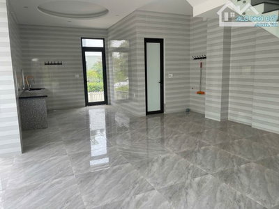🔥 SỐC: NGUYÊN CĂN 3 TẦNG ECOGARDEN GẦN 300M² SÀN – GIÁ THUÊ CHỈ 15TR/THÁNG 🔥