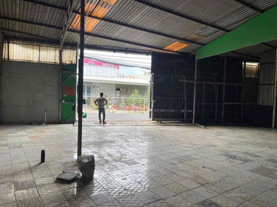 Cho Thuê Kho Xưởng 14 x 25 Có sẵn điện 3f , mái cao sạch sẽ
