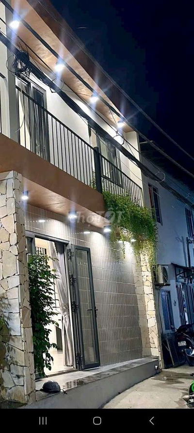 Bán nhà giá rẻ sổ hồng Q12 lh ***