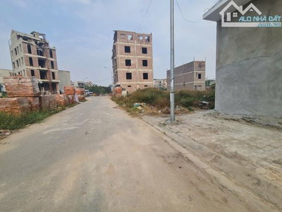 Bán lô có xưởng cho thuê tại Khả lễ mới gần ngay đường bình than dt 90m mt 5m giá 10.7 tỷ