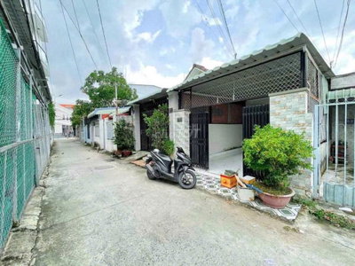 Ra gấp nhà 110,6m2 Sổ Hồng Riêng đường 59 Tân Phú Trung giá 910 triệu