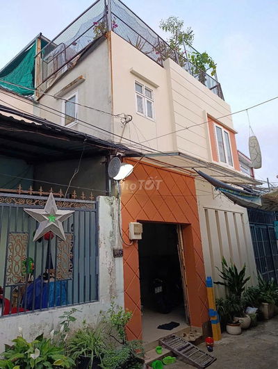 Cần bán nhà ở diện tích 75m 03 phòng ngủ ( 2 chính , 1 phụ)