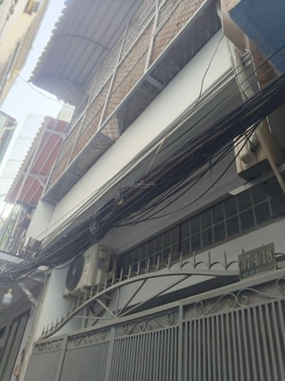 Cần bán nhà chính chủ đường Ngô Tất Tố Bình Thạnh. Vị trí đắc địa, giáp Quận 1.