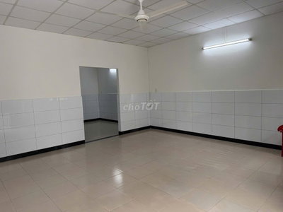 Cho thuê nhà 1 trệt 1 lầu, mới đẹp trong khu dân cư Đại Học Bách Khoa
