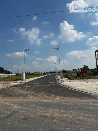 BÁN LÔ ĐẤT MT HOÀNG PHAN THÁI, NGAY CHỢ BÌNH CHÁNH, 100M2, GIÁ 3 TỶ, SHR
