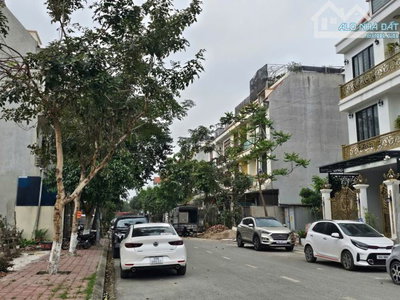 Bán lô góc đường thanh niên khu đại dương DT 200m, MT11m, Hướng TN&ĐN, Giá 20,5 tỷ