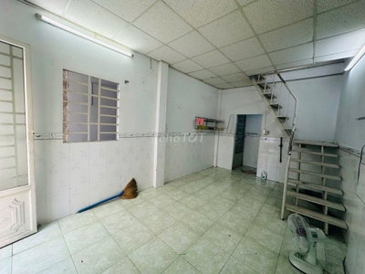 SÁT VÁCH PHẠM VĂN ĐỒNG - PHƯỜNG HẠNH THÔNG QUẬN GÒ VẤP - 43M2 X 2 TẦNG
