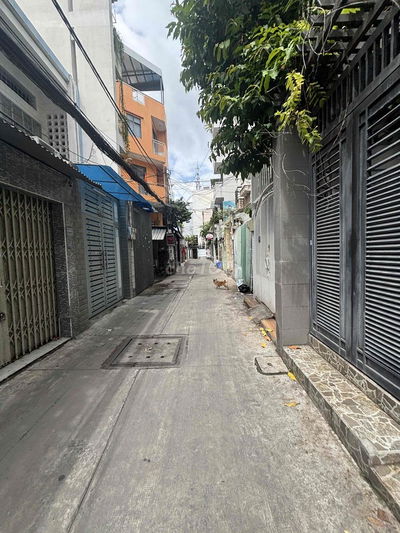 BÁN NHÀ CĂN GÓC  MT HẺM 4M P.15 Q.10 ( phường Hoà Hưng ), Giá 4.5 Tỷ.