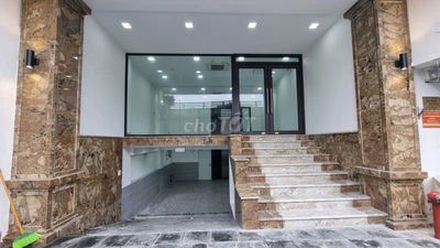 Cho thuê nhà phố Nguyễn Khánh Toàn - Bưởi, DT 100m2 x 6 tầng 1 hầm