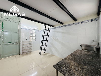 PHÒNG TRỌ GIÁ TỐT HOÀNG HOA THÁM_GÁC CAO 2M_THANG MÁY_NGAY KHU K300