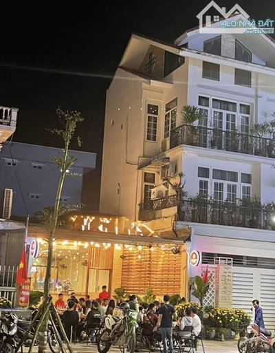 🔥🔥🔥🔥🔥Cho thuê 300m2 mặt bằng phố đi bộ HAI BÀ TRƯNG chỉ 30 tr/tháng