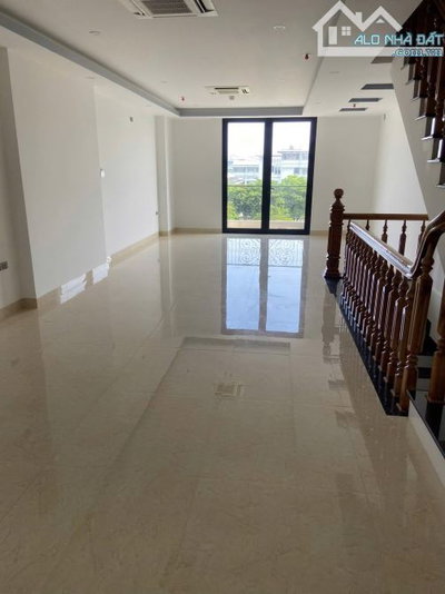 Cho thuê Nguyên căn 4 tầng ShopHouse Manor Crown - mặt tiền Tố Hữu, TP Huế giá thuê rẻ