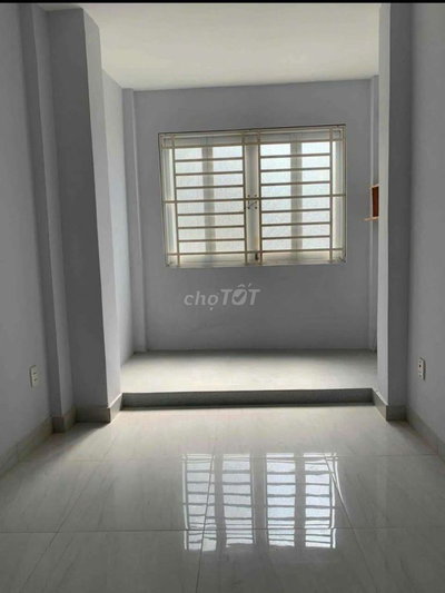 Cho thuê nhà ngay Ngã Tư hàng xanh