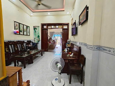 Cần bán gấp nhà đường số 4, Hiệp Bình Chánh, Thủ Đức, 2 tầng, 2 PN
