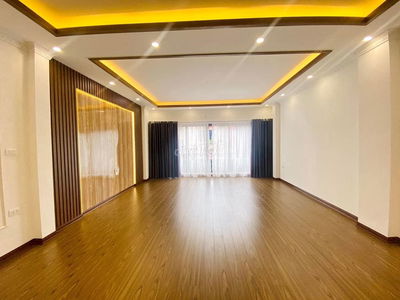 Giảm 500 triệu, bán gấp nhà Lâm Du, DT 101,6m² x 6 tầng, ô tô vào nhà