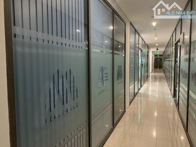 Cần bán 500m diện tích sử dụng sàn văn phòng tòa Golden Palm Lê Văn Lương