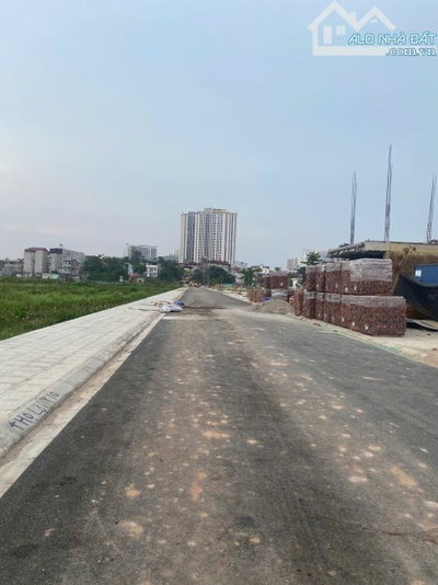 Bán lô đất TĐC khu 10 nhìn công Viên Văn Miếu mới dt 77m mt 5.5m giá 16.6 tỷ