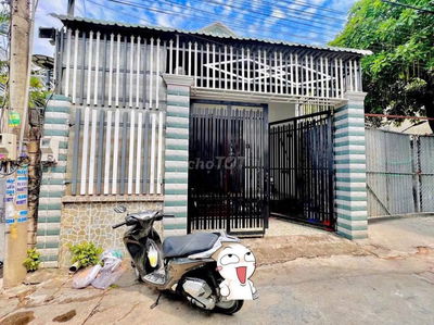Ngộp ! Chủ cần bán gấp căn nhà ở 1/ Trịnh Thị Miếng 92m2 SHR giá 975tr