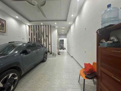 Cho thuê nhà Phú Diễn ô tô tránh, DT 65m 5 tầng thang máy 5PN full đồ