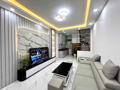 PHỐ TRẦN QUỐC VƯỢNG– NHÀ 2 MẶT THOÁNG TRƯỚC SAU