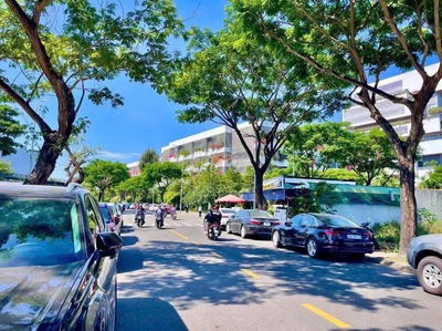 Giá tốt! Cần tiền bán nhanh bán V5 khu đô thị FPT giá đầu tư
