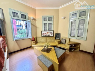 Tôi cần bán gấp nhà phố đường Nguyễn Cảnh Dị, Hoàng Mai. DT 108m2 - MT 10m lô góc 3 thoáng