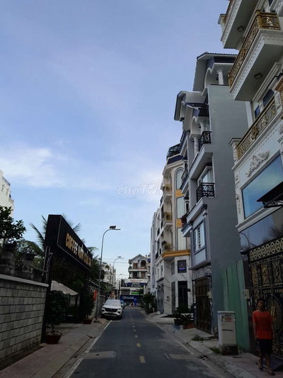 BÁN NHÀ ĐƯỜNG AN DƯƠNG VƯƠNG HXH( 5 x 10,5M X 3TẦNG)GIÁ , NHỈNH 4TỈ TL