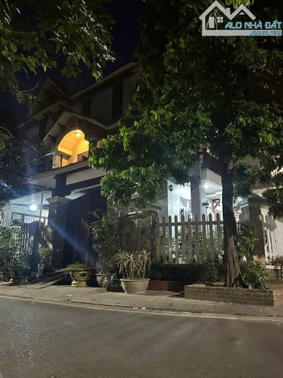 🔥 CHO THUÊ BIỆT THỰ GÓC 2 MẶT TIỀN TRUNG TÂM HUẾ – SÁT BÀ TRIỆU – 5PN KHÉP KÍN (CÓ THỂ CẢ