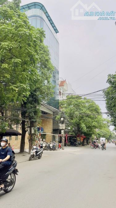 Bán nhà phố Nguyễn Xiển, Thanh Xuân, Văn Phòng hạng A, 2 mặt thoáng, DT 135m2,  73,9 tỷ