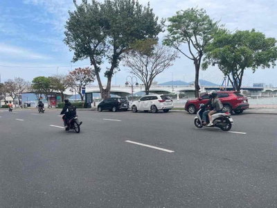 cho thuê nhà 3pn Bạch Đằng, sau lưng nhà MT