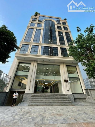 Cho thuê nhà MP Quang Trung, Hà Đông. DT 750m2, 9 tầng 2 hầm, MT 20m, giá 720tr