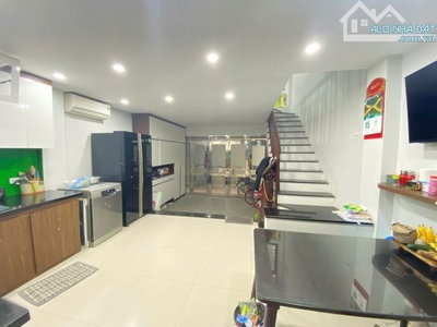 Cho thuê nhà CỔ NHUẾ, Phạm Văn Đồng. 12 triệu/tháng. Phù hợp ở hộ gia đình