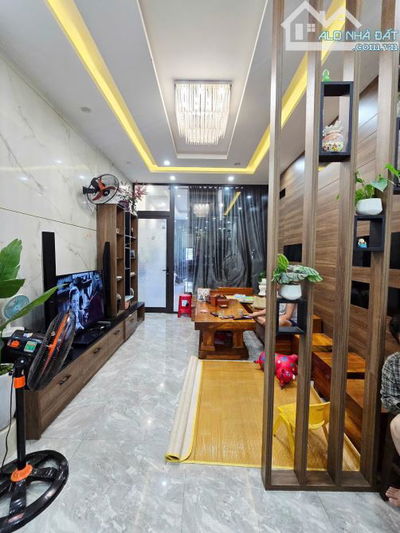 BÁN NHÀ 4 TẦNG MẶT TIỀN TIỂU LA – HẢI CHÂU – ĐÀ NẴNG 💥 Giá chỉ: 9.8 tỷ – DT: 75m2 ị t