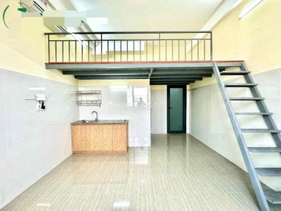 DUPLEX CỬA SỔ TRỜI GẦN ĐH HUTECH, HỒNG BÀNG