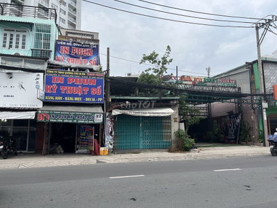 Nhà cấp 4 mặt tiền Nguyễn Xí, P.26, Q.Bình Thạnh: 5.12m x17m, CN 85m2