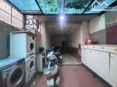 Cần bán nhà đất thông số đẹp, đang cho thuê dòng tiền tại Ngô Gia Tự, Long Biên