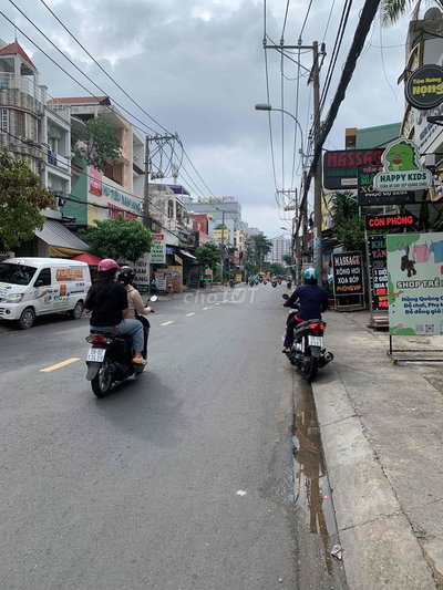 Bán nhà MTKD đường Thạch Lam . Dt 4 x 17m .Nhà trệt 2 lầu . Giá 8.8 tỷ
