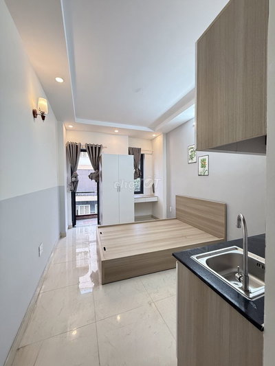 chính chủ cho thuê phòng mới 83/Nguyễn Thái Sơn - ban công- full đồ
