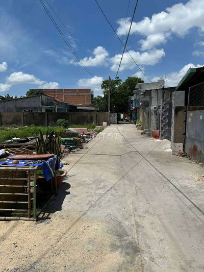 Hàng ngộp! Đất thổ cư hẻm xe hơi 5x22m gần chợ Thới Tứ