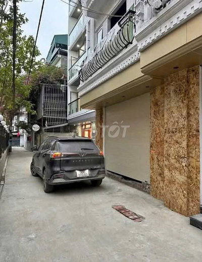 bán nhà mới 7 tầng Hoàng Quốc Việt giá 9.5 tỷ