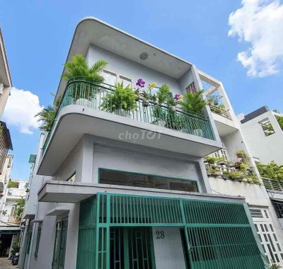 Bán nhà gần 50m2 sát mặt tiền đường Lê Quang Định - hạ giá gấp bán