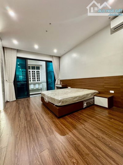 TOÀ NHÀ HEMESTAY 5T THUỴ KHUÊ TÂY HỒ 7P KHÉP KÍN DT 100 TRIỆU/ THÁNG DT 65M2 MT 4M 25 TỶ