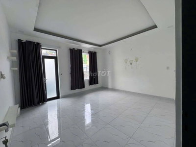 6 PHÒNG 5 X 15M GẦN ĐẦM SEN