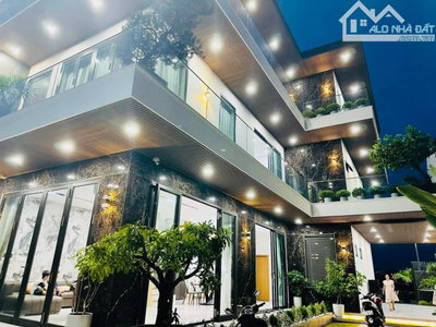 Cho thuê biệt thự 3 tầng VIEW SÔNG đường Nguyễn Đình Thi có 7 phòng - Gọi Đàm Tiến💓