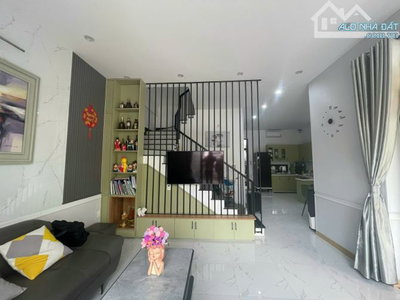 CHO THUÊ NHÀ ROYAL PARK 3 - 4 PN ĐỦ NỘI THẤT - 12TR