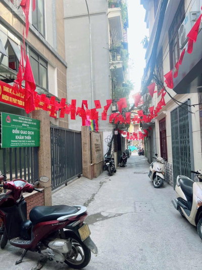 Chính chủ bán căn hộ CCMN phố Khâm Thiên tầng 1 mặt ngõ, đi riêng cửa với tòa nhà