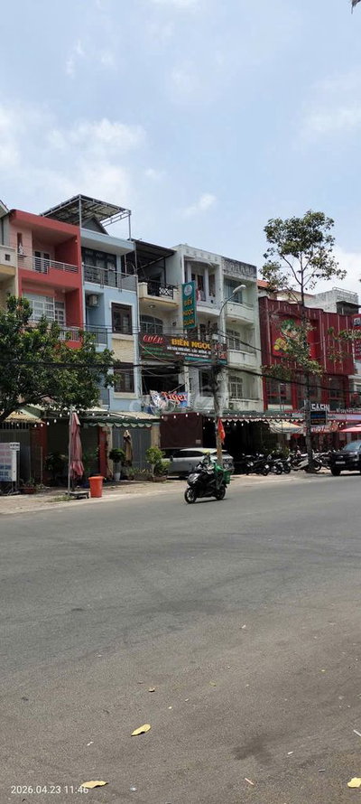 Cho thuê nhà 12x20m, 4 tầng, MT Tạ Quang Bửu, P.4, Q.8